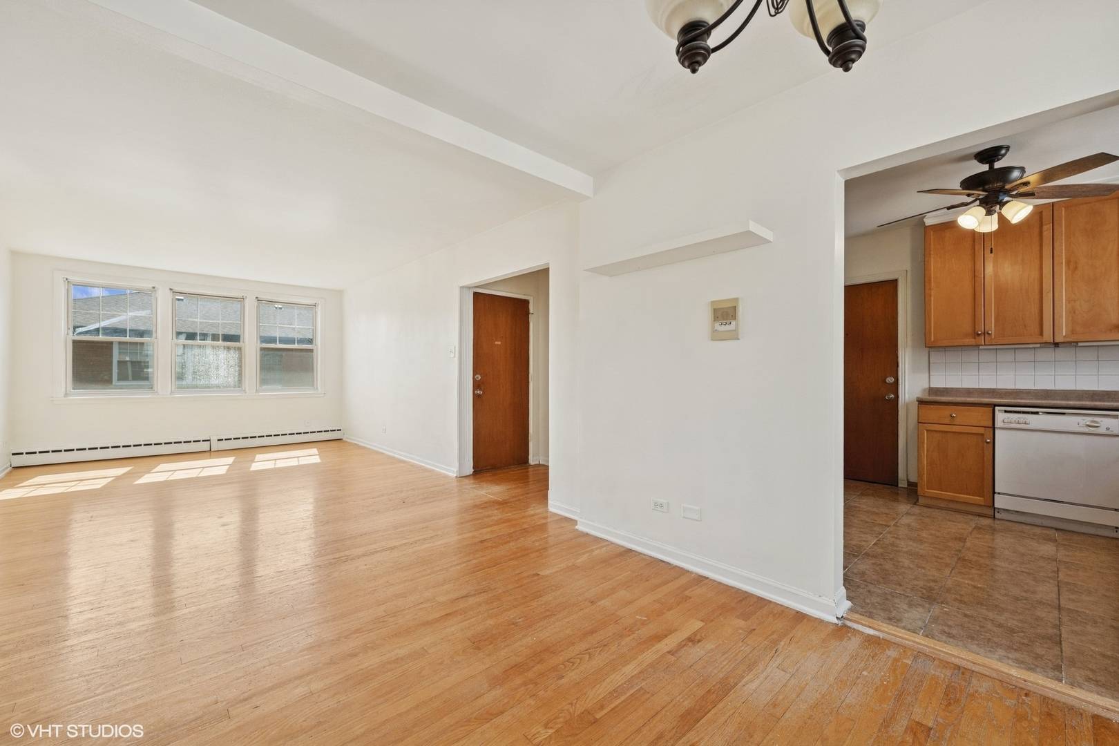 Chicago, IL 60625,2424 W Farragut AVE #3B