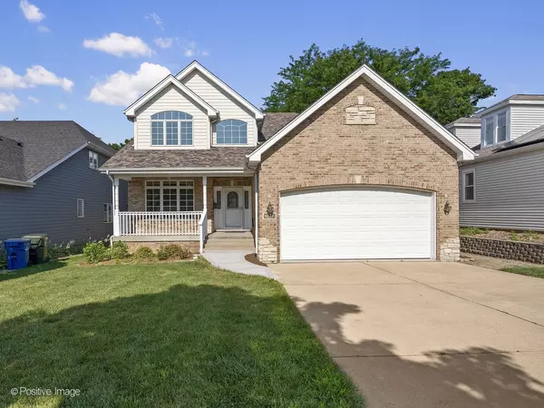 4618 Woodward AVE, Downers Grove, IL 60515