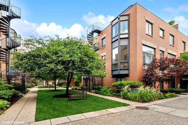 1435 N Cleveland AVE #D, Chicago, IL 60610