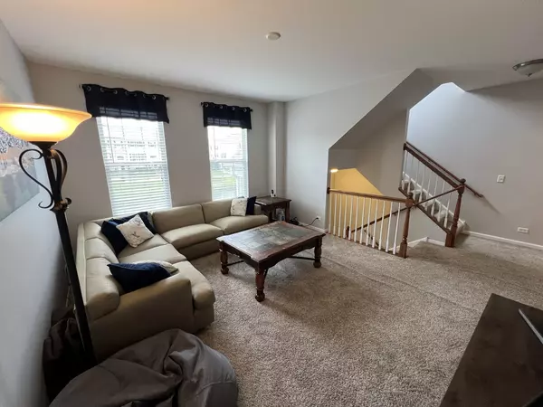 Grayslake, IL 60030,608 CANNON BALL DR