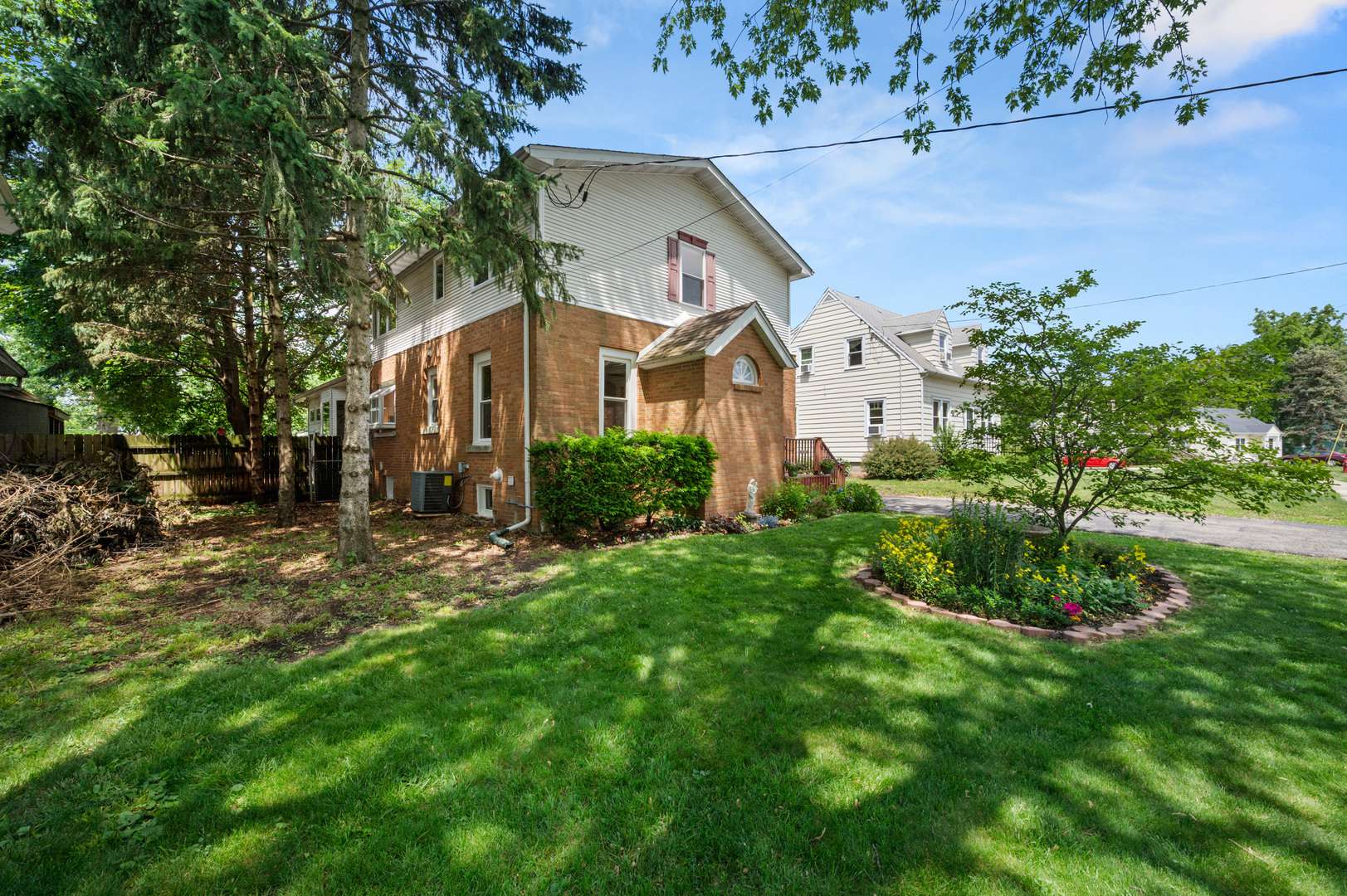 Dekalb, IL 60115,1321 N 14th ST