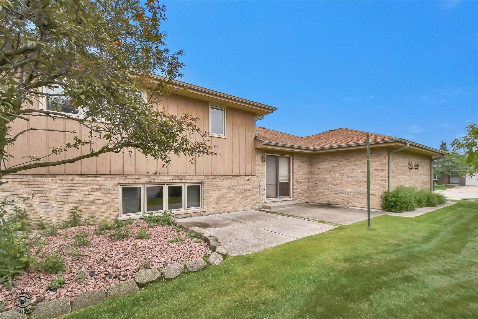 Orland Hills, IL 60487,8820 Meadowview DR