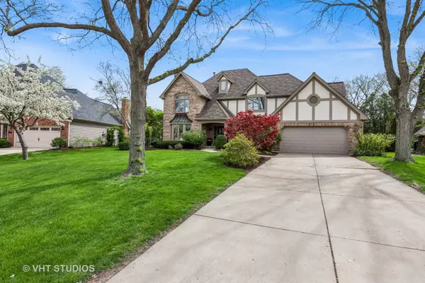 1181 Midwest LN, Wheaton, IL 60189