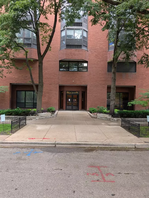 899 S Plymouth CT #1703, Chicago, IL 60605