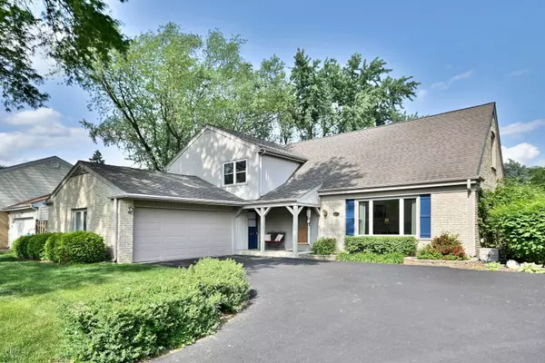 Palatine, IL 60067,537 S Echo LN