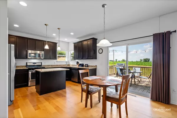 Sycamore, IL 60178,433 Davis DR