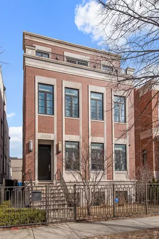 3639 N WAYNE AVE, Chicago, IL 60613