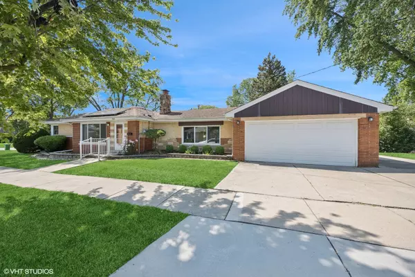 1400 Boeger AVE, Westchester, IL 60154