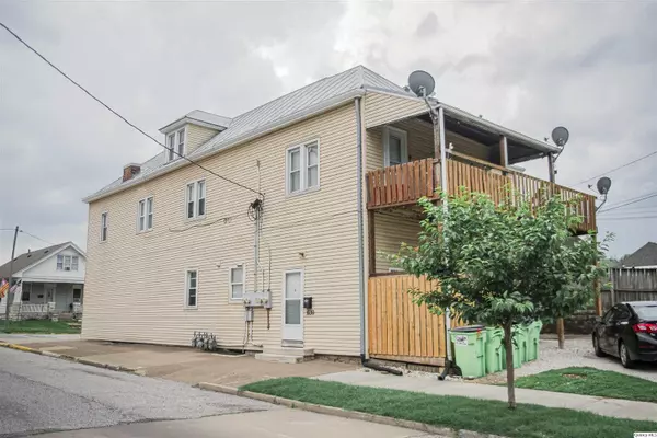 Quincy, IL 62301,727-729 Monroe