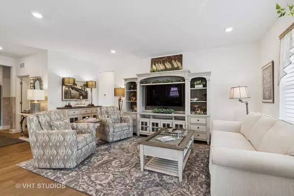 Volo, IL 60020,2032 Wentworth DR