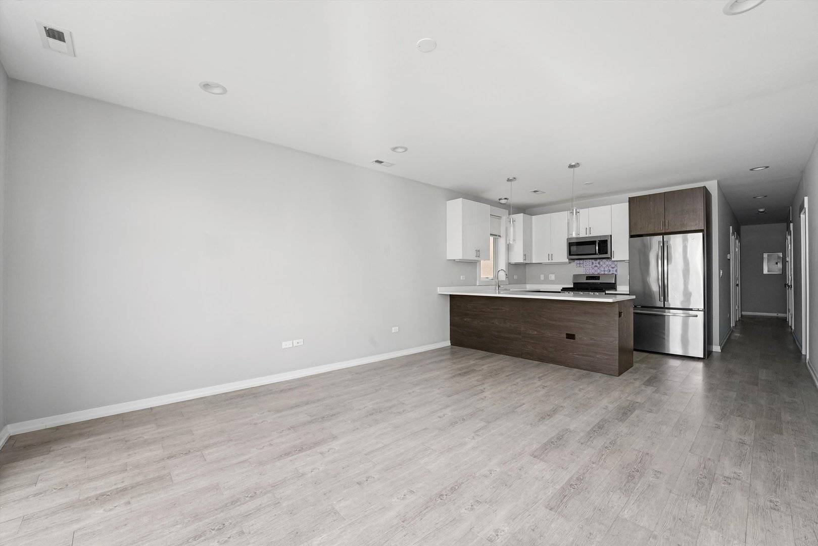 Chicago, IL 60612,2533 W CONGRESS Pkwy #1E