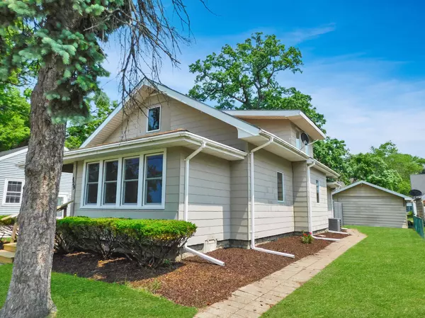 South Beloit, IL 61080,829 Blackhawk BLVD