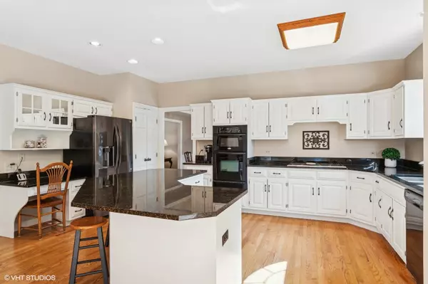 Naperville, IL 60565,727 Mesa DR
