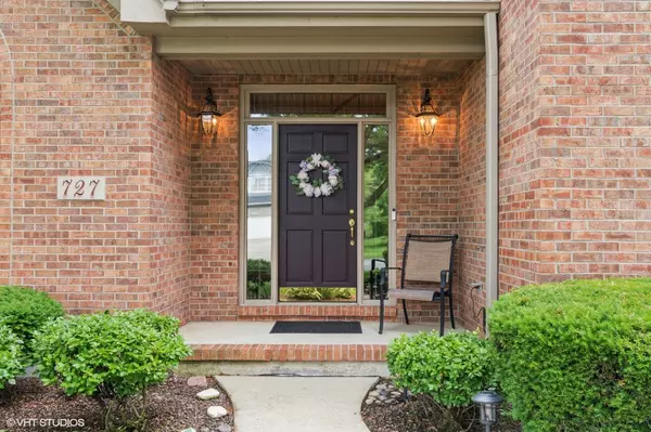 Naperville, IL 60565,727 Mesa DR