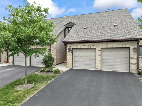 1715 Pebble Beach CT, Hoffman Estates, IL 60169