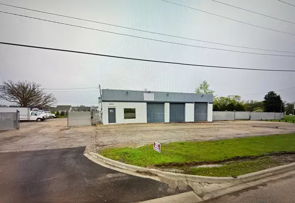 28W651 E Roosevelt RD, Winfield, IL 60190