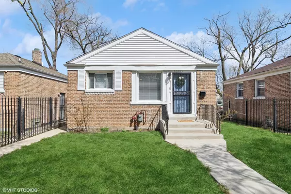 10005 S Calhoun AVE, Chicago, IL 60617