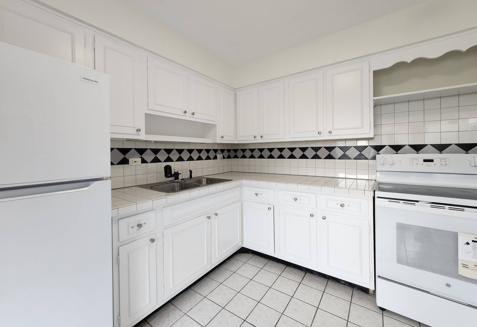 Oak Park, IL 60302,426 Wesley AVE #9