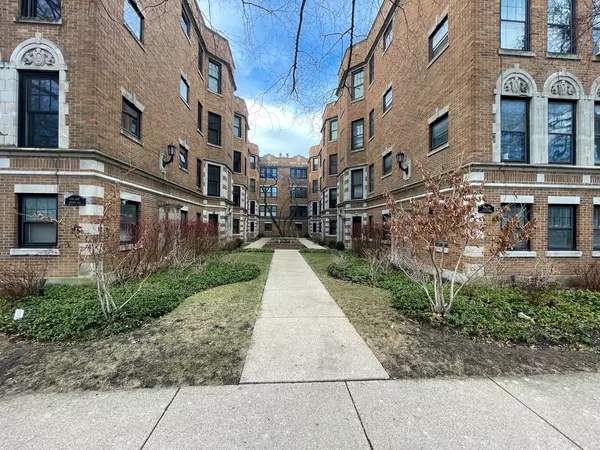 606 Sheridan RD #G, Evanston, IL 60202