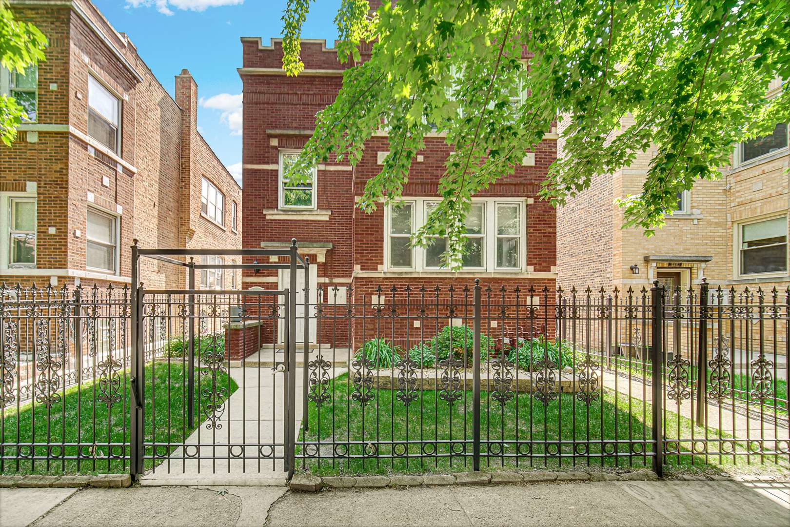 4825 N karlov AVE, Chicago, IL 60630