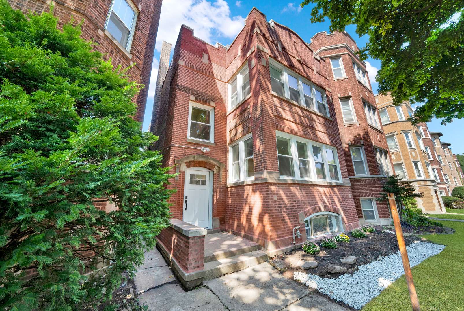 Chicago, IL 60619,8226 S Langley AVE