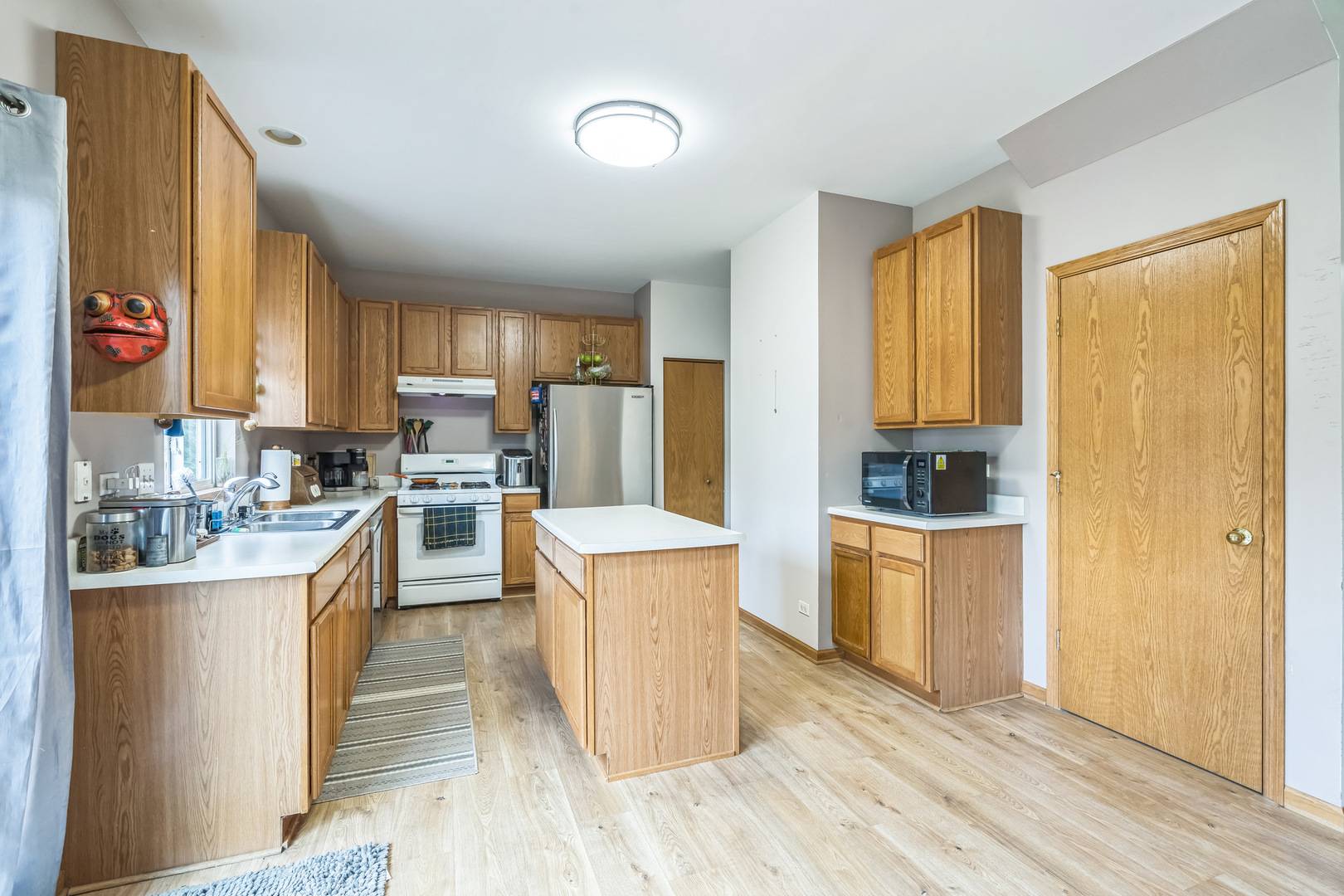 West Chicago, IL 60185,879 Jeri LN