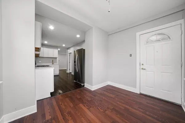 Chicago, IL 60651,1009 N Harding AVE