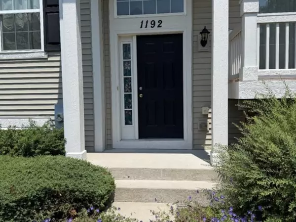 1192 Alta Vista DR #1192, Pingree Grove, IL 60140