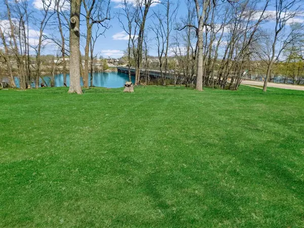 Rockton, IL 61072,226 S Blackhawk BLVD