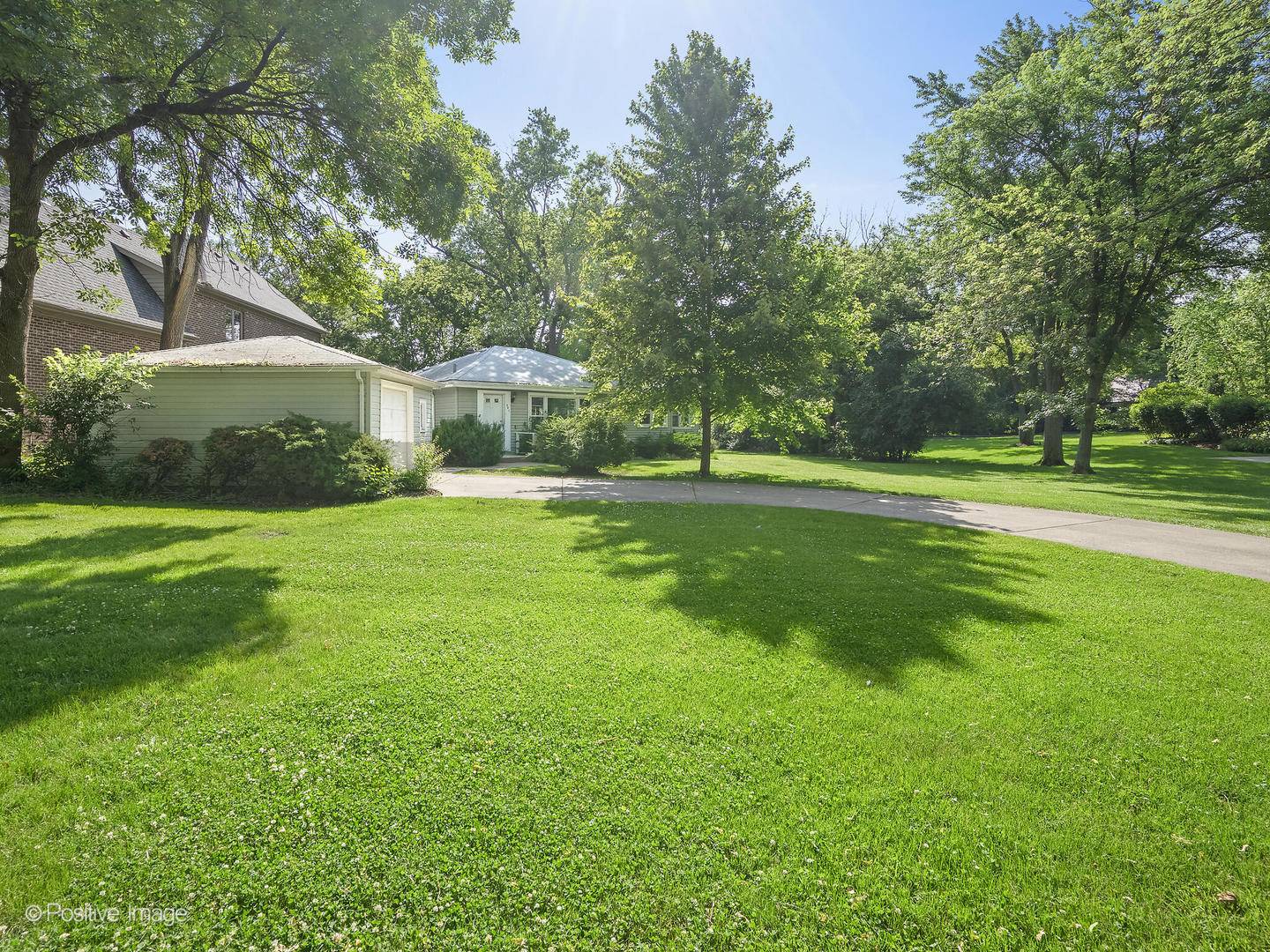 Clarendon Hills, IL 60514,241 Coe RD