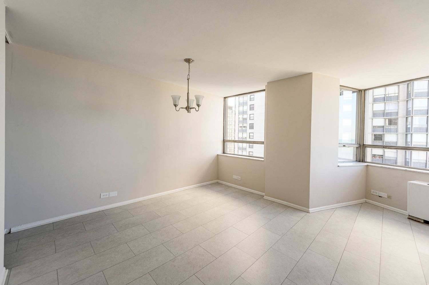 Chicago, IL 60660,5701 N Sheridan RD #10R