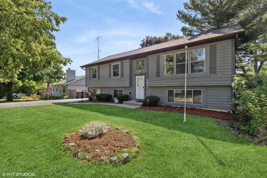 264 Maplewood DR, Antioch, IL 60002