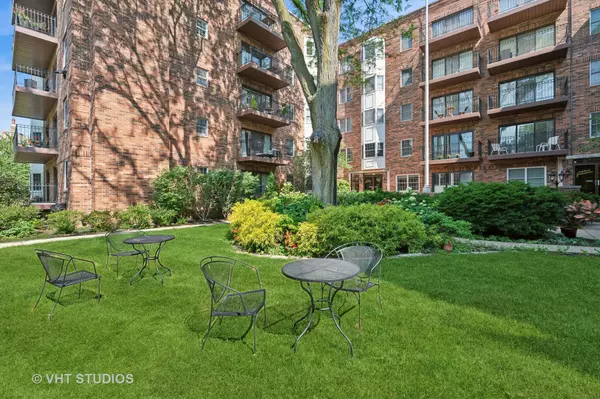 Evanston, IL 60201,1503 Oak AVE #312