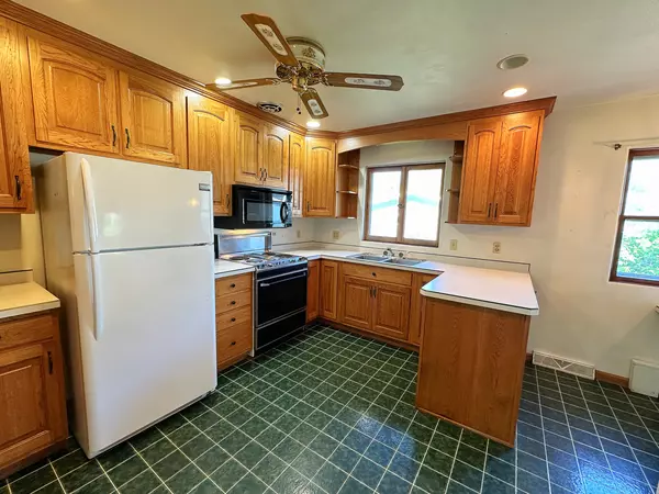 Streator, IL 61364,1907 Eastwood AVE