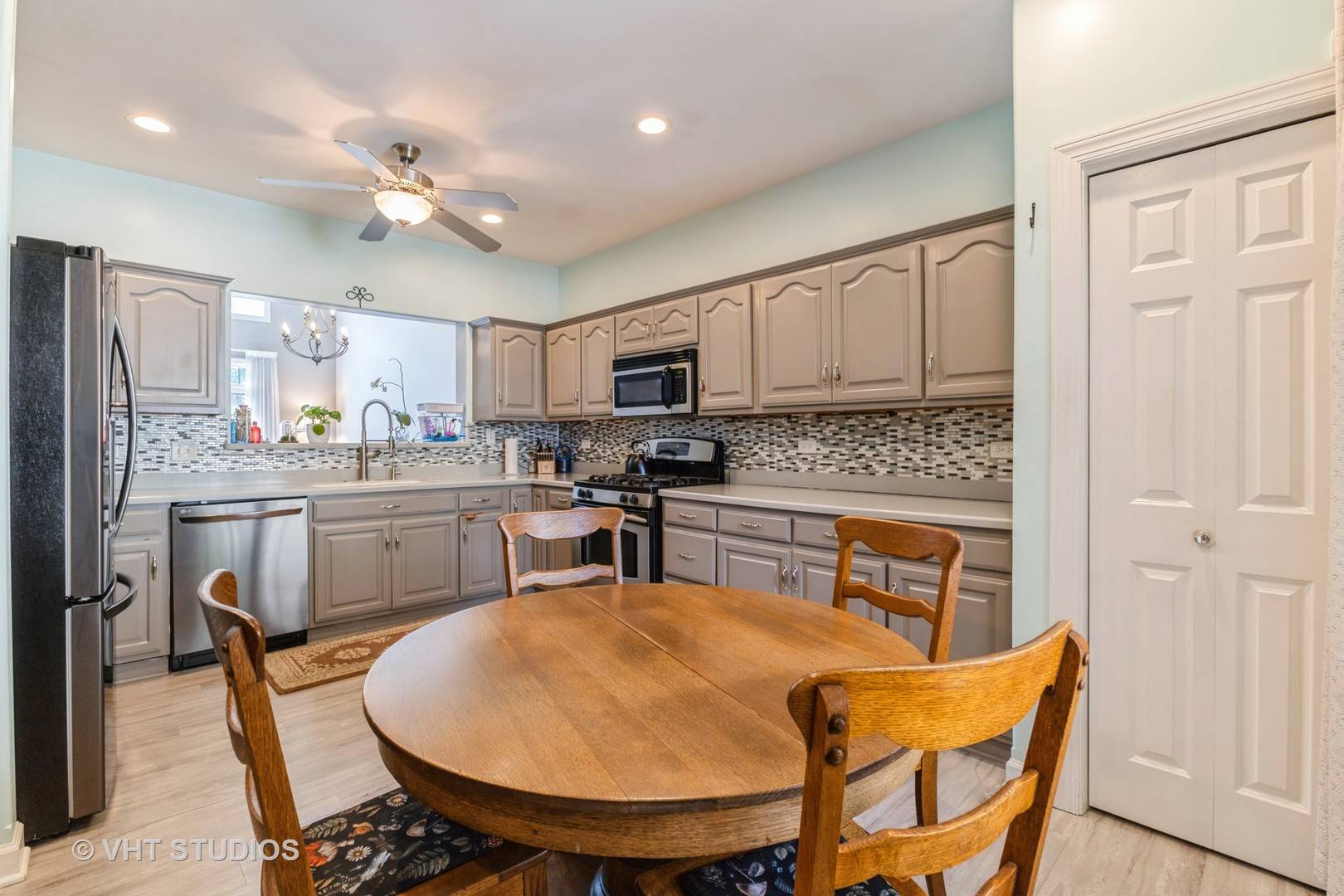 Frankfort, IL 60423,21327 Windy Hill DR