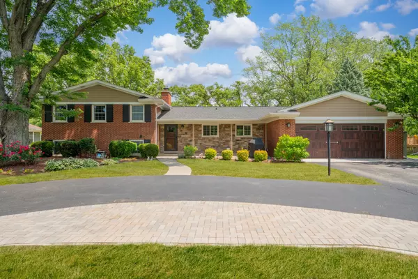 617 S Glendale LN, Mount Prospect, IL 60056