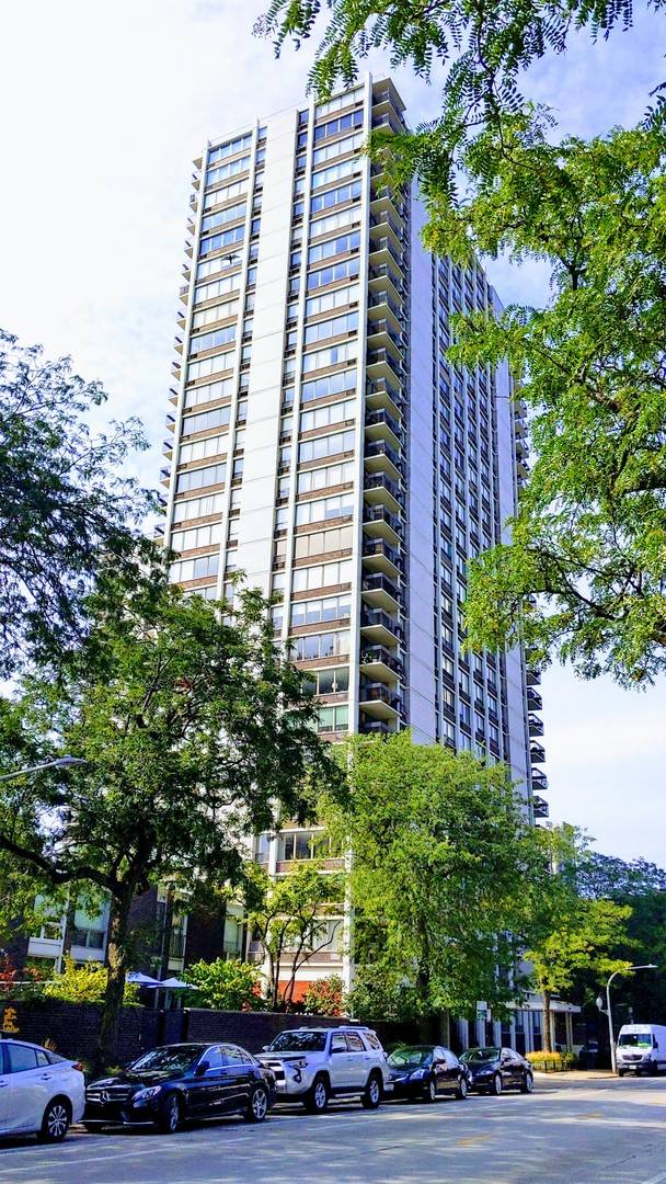 1455 N Sandburg TER #1907B, Chicago, IL 60610