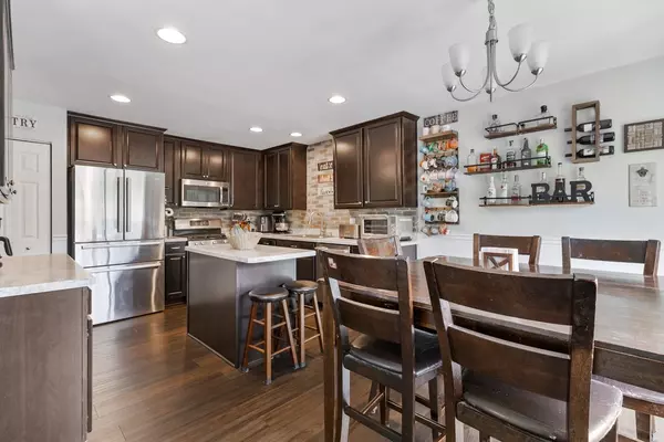 Hampshire, IL 60140,956 Tuscany TRL