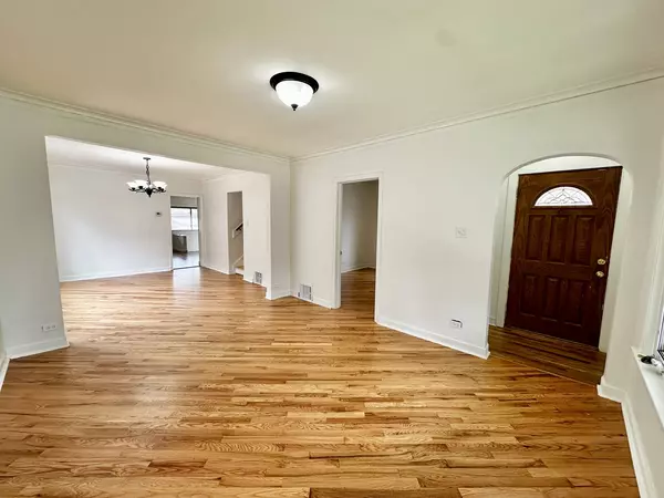 Elmwood Park, IL 60707,2111 N 75th CT
