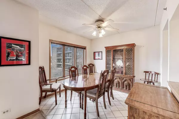 Des Plaines, IL 60016,1433 Perry ST #305