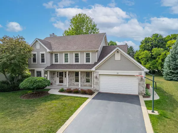 12 White Oak CT, Algonquin, IL 60102
