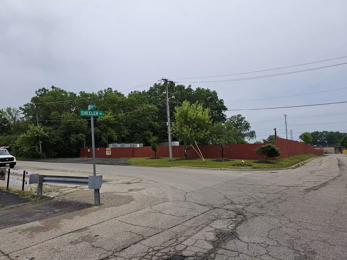 Waukegan, IL 60085,603 N Austin AVE