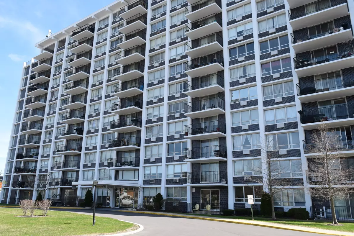 Niles, IL 60714,8815 W Golf RD #6B