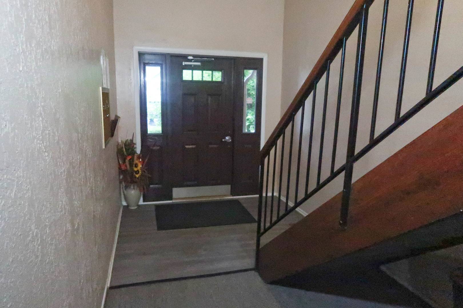 Schaumburg, IL 60193,369 Ferndale CT #B1
