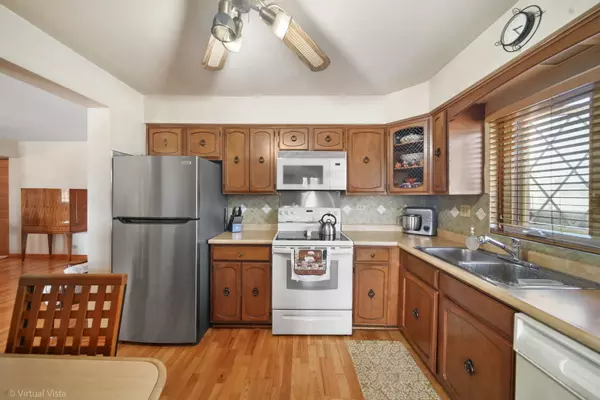 Elmwood Park, IL 60707,1601 N 76th CT #307