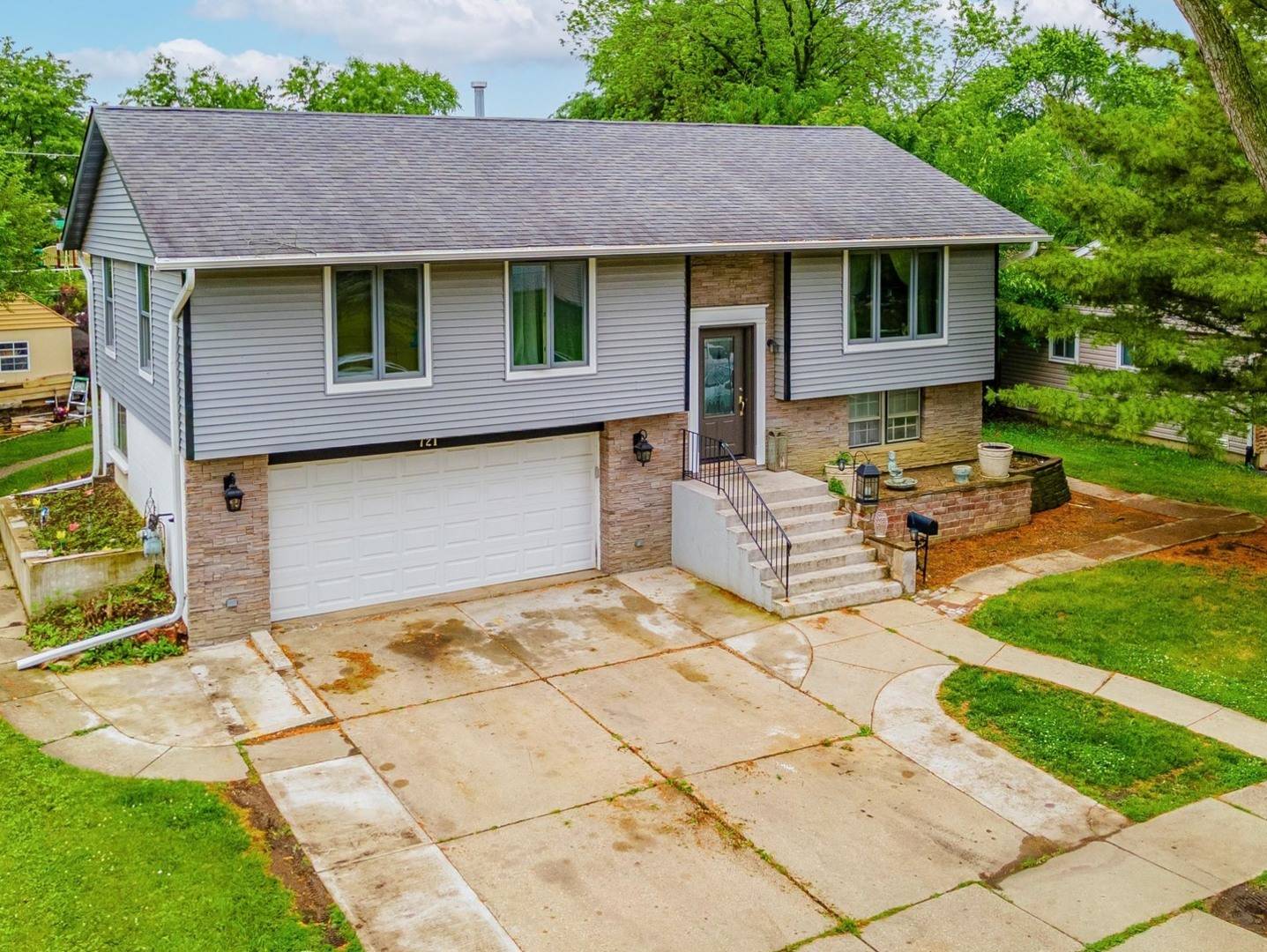 721 Lacy AVE, Streamwood, IL 60107