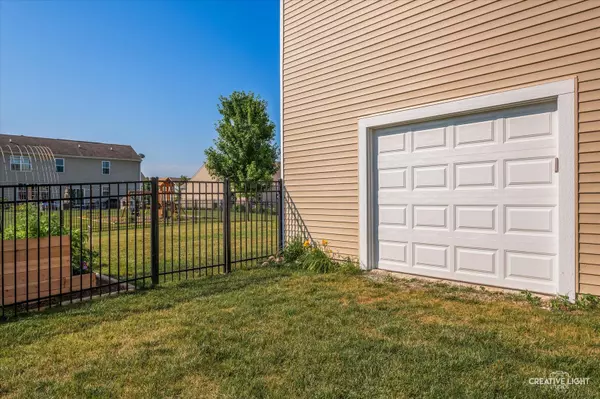 Yorkville, IL 60560,1432 Ruby DR