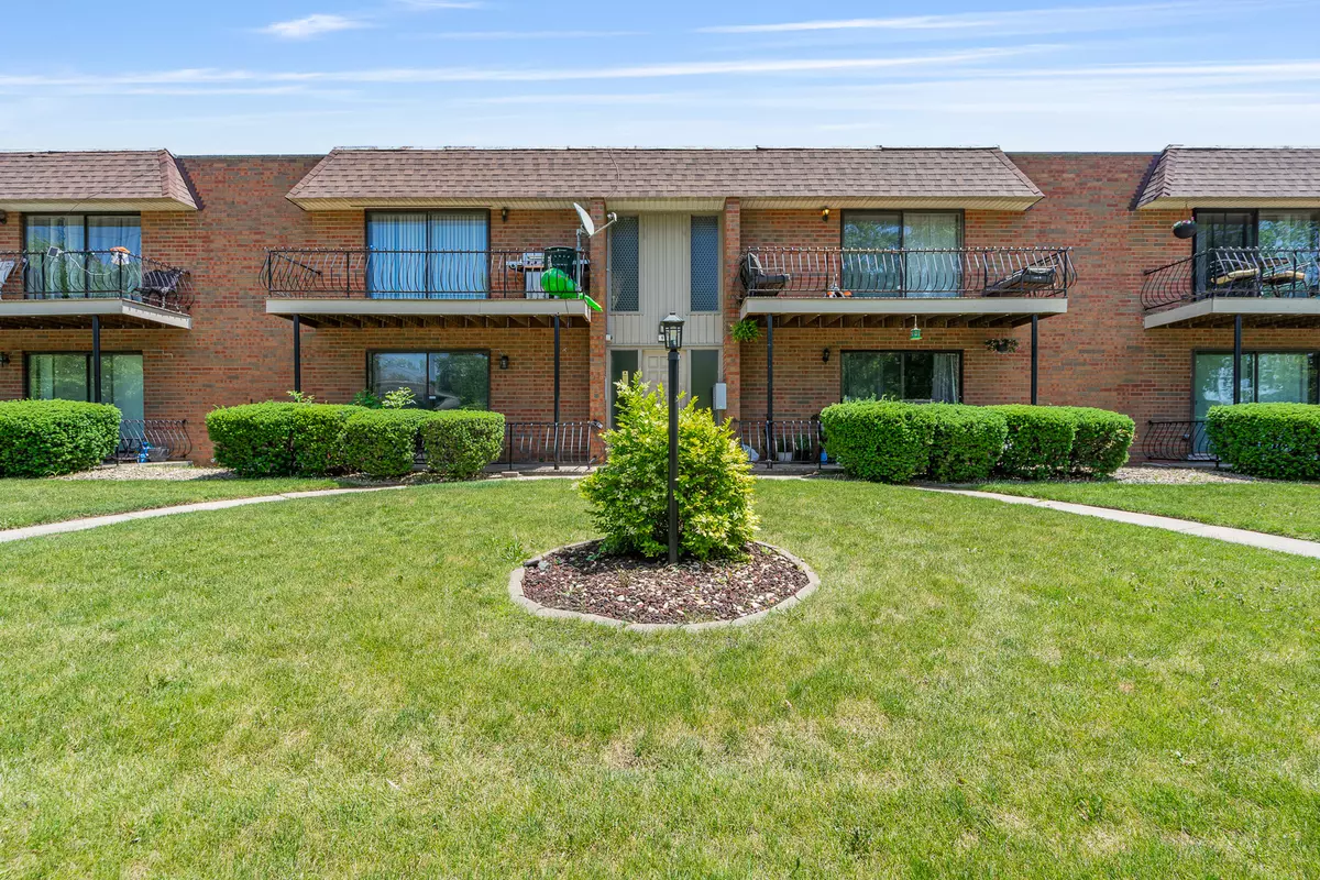 Glenwood, IL 60425,629 N Carroll Pkwy #207