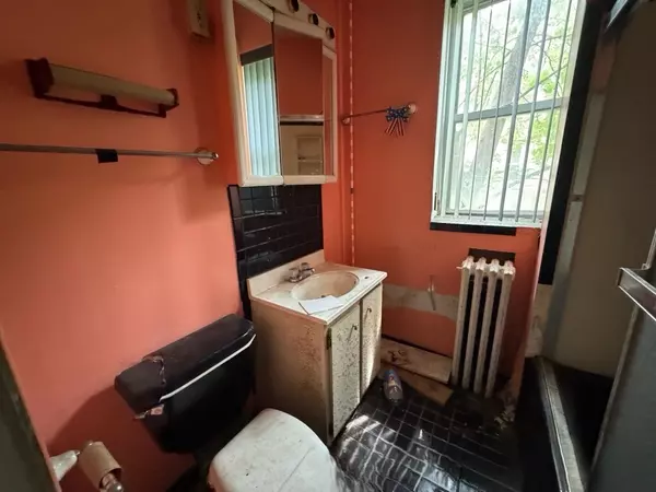 Chicago, IL 60624,4038 W Adams ST