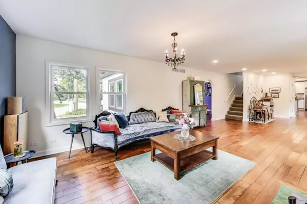 Highland Park, IL 60035,653 Blackstone PL